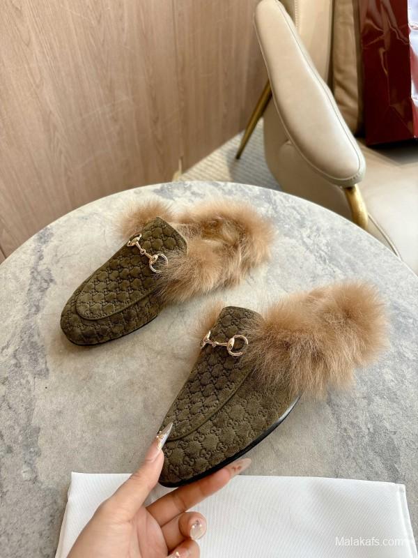 Gucci Fur Mule with Double G Pattern - LY00340