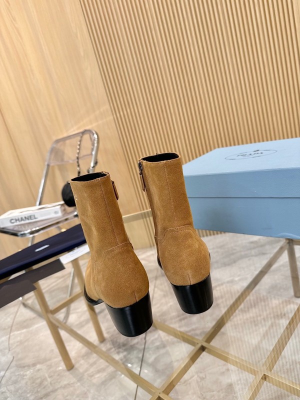 Prada Classic Pointed Toe Boots - L Y00330