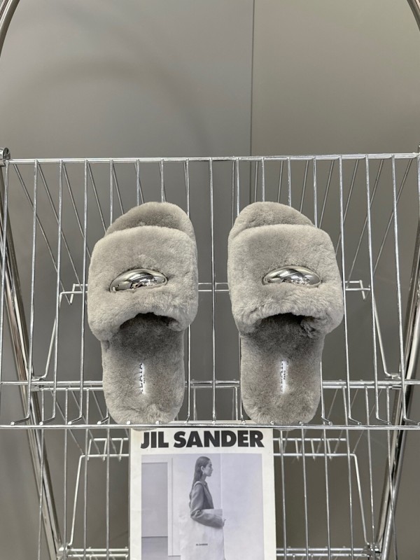 ALAÏA Fall/Winter 2025 Latest Fur Slippers - KFY00230