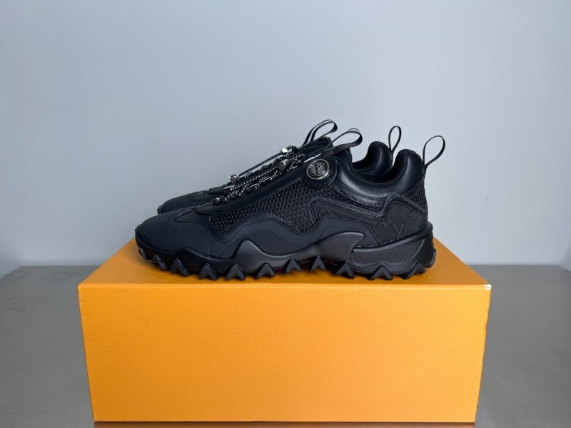 LV RUSH Calfskin Metal LV Circle Accessory Slip-Resistant Low-Top Casual Lifestyle Shoes - YC