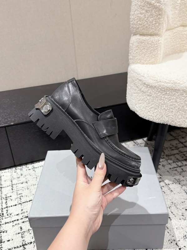 Balenciaga 2025 SS Loafers with Retro Design and Lightweight TPU Sole - KFY00320