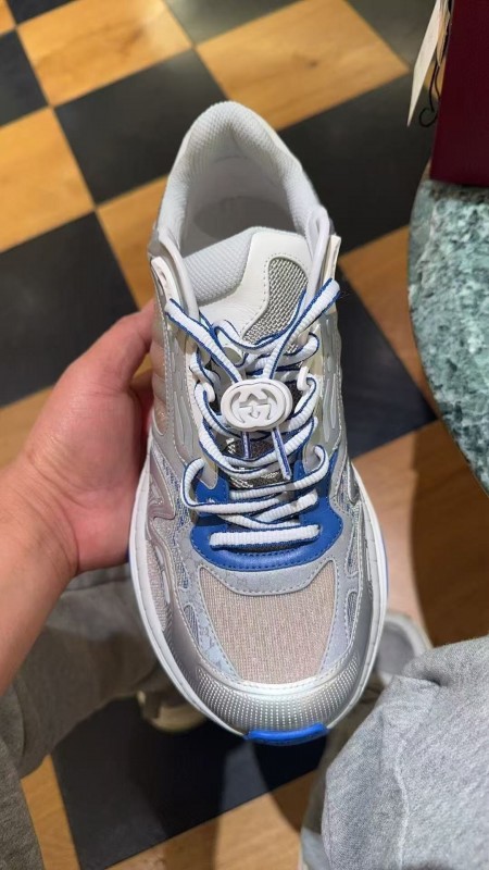 Gucci 2.0 Sneakers with Reflective Stripes and Retro Design - AS00450