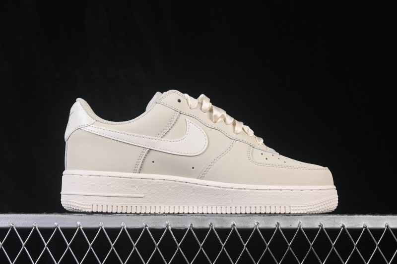 Nike Air Force 1 '07 Low Basketball Sneakers with Full-Length Air Cushion - IR0871-100