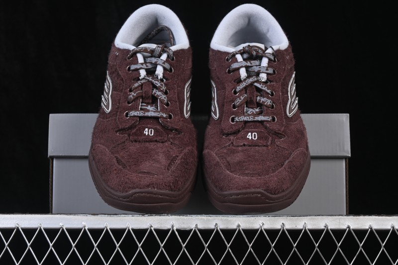 Balenciaga Hamptons Worn Out Retro Casual Sneakers with Distressed Design - WHPSU2290