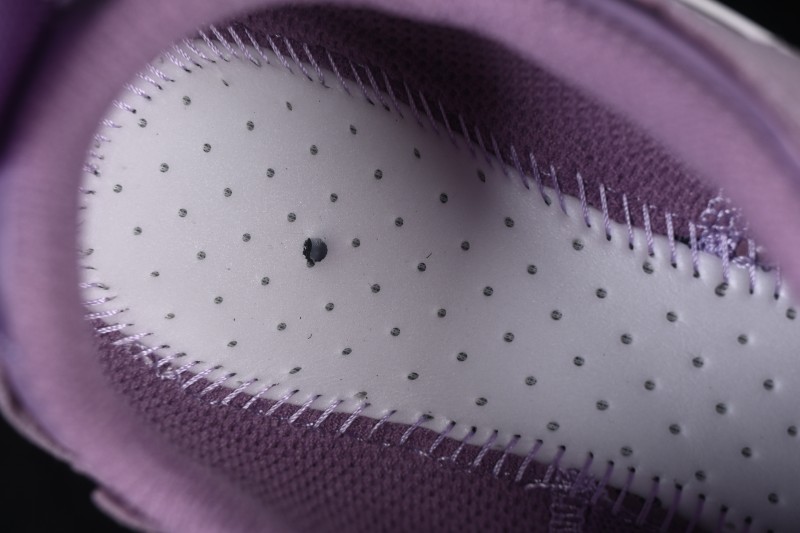 Balenciaga Monday Ultra Sneaker Low-Top Lifestyle Shoes with Round Toe and Lace-Up Closure - WMNDI5910