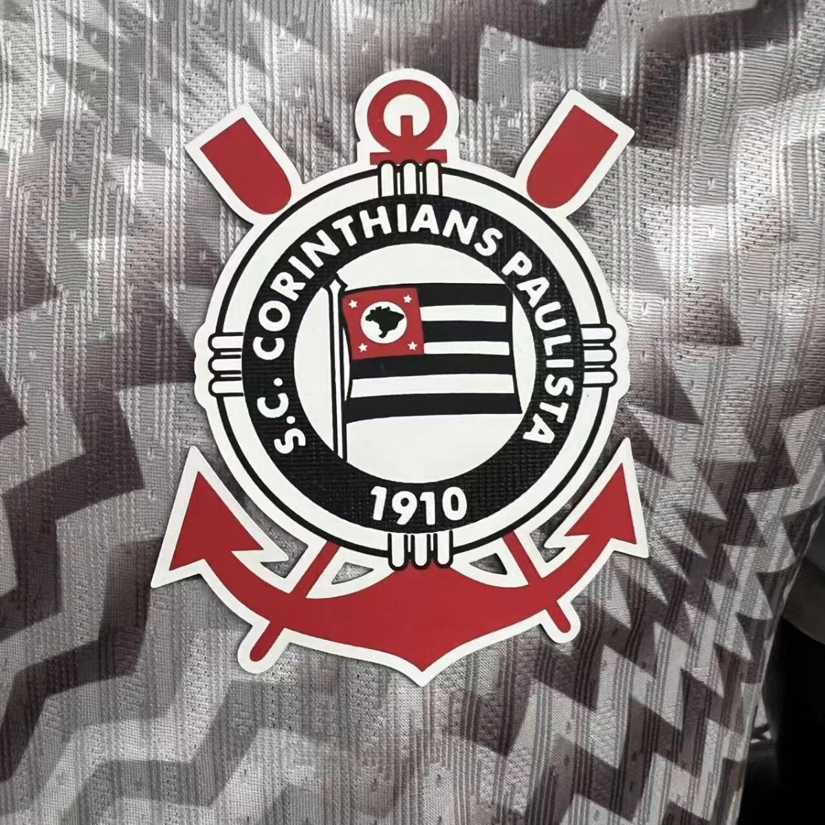 Player Version 26/27 Corinthians Goalkeeper Jersey With Distinctive Black/White Zigzag Pattern